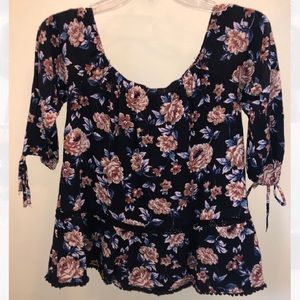 ⭐️(New) AMERICAN EAGLE BLOUSE